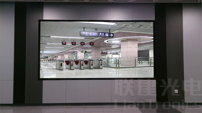 联建光电LED显示屏添彩深圳最美11号线