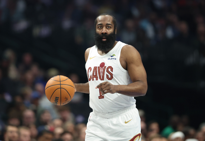 哈登加盟骑士队 莫布里斯特鲁斯复出助力争冠之