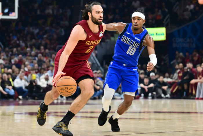 哈登加盟骑士队 莫布里斯特鲁斯复出助力争冠之