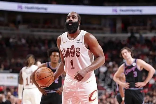 哈登两连炸场追平库里历史纪录 骑士逆转公牛锁