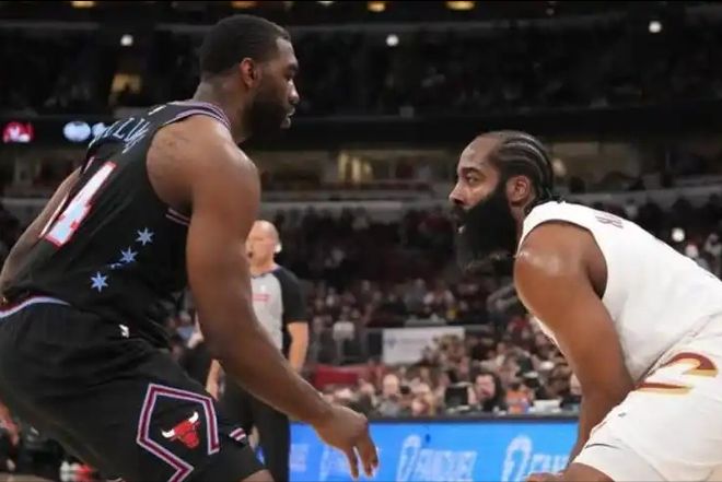 哈登两连炸场追平库里历史纪录 骑士逆转公牛锁