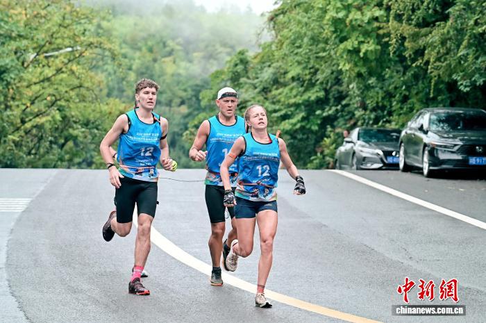 第20届中国国际山地户外运动公开赛在重庆武隆揭