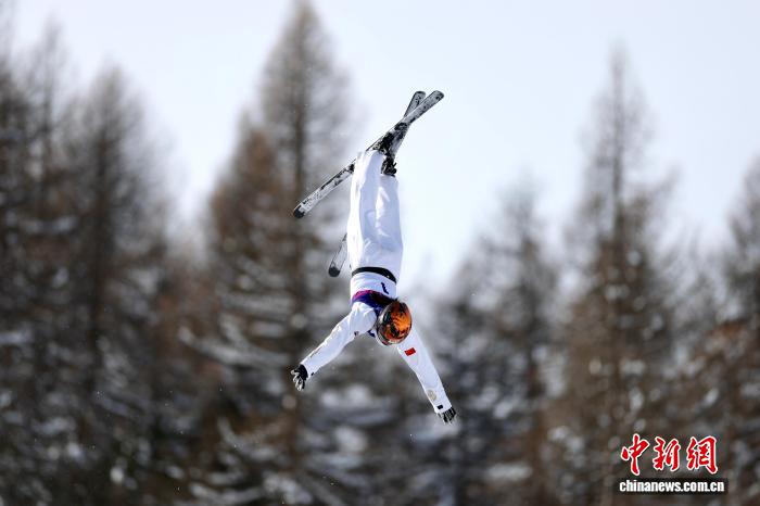 苏翊鸣首金助中国队米兰冬奥开门红