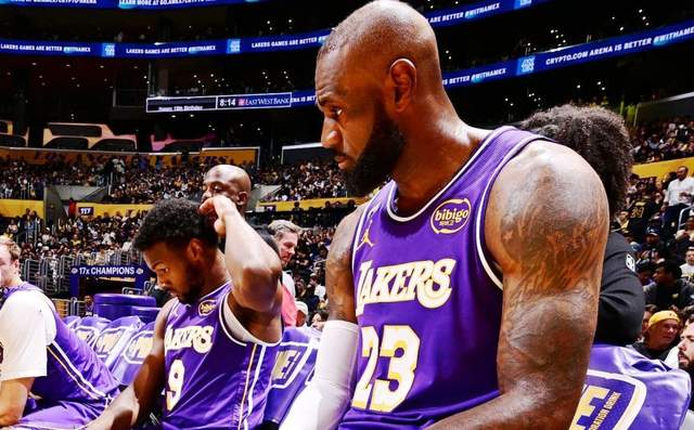 詹姆斯助攻布朗尼三分命中，湖人主场力克篮网