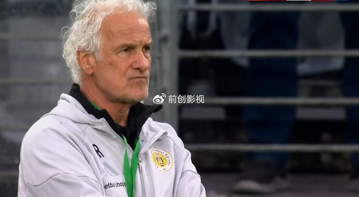 国足爆冷掀翻世界杯劲旅 邵佳一执教首战成功三